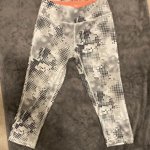 Pro Player- Wicking Workout Capri Leggings/high waisted/multicolored- Size S